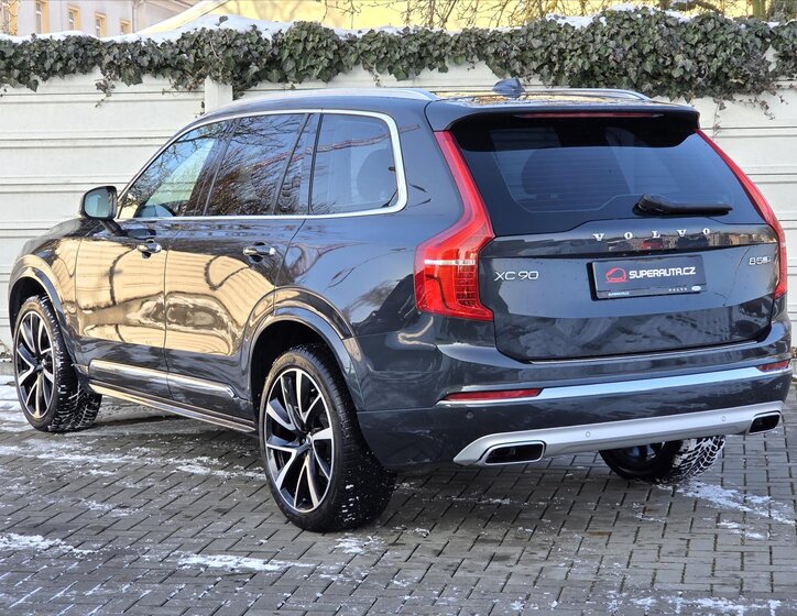 Volvo XC90 4