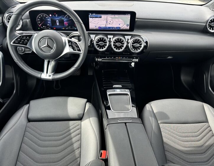 Mercedes-Benz Třídy A Hatchback 1,3 l 120 kw