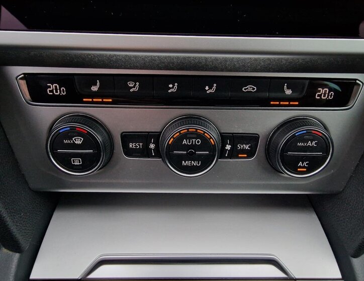 Volkswagen Passat Kombi 1,4 l 110 kw