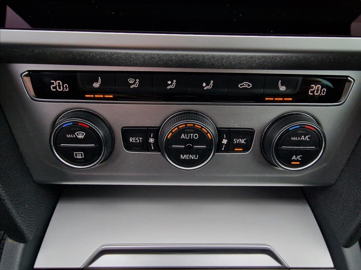 Volkswagen Passat Kombi 1,4 l 110 kw