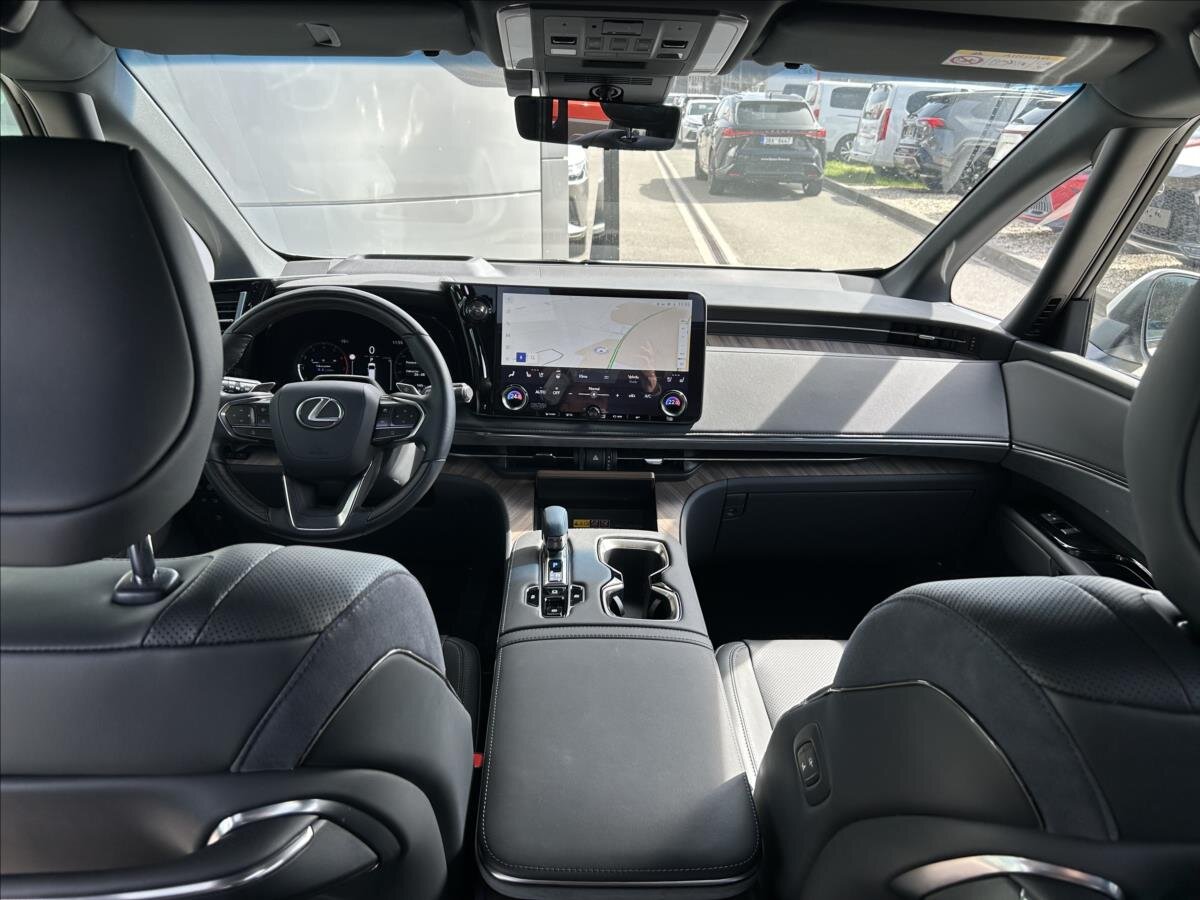 Lexus LM 350h VAN-Minibus 2,5 l 183 kw