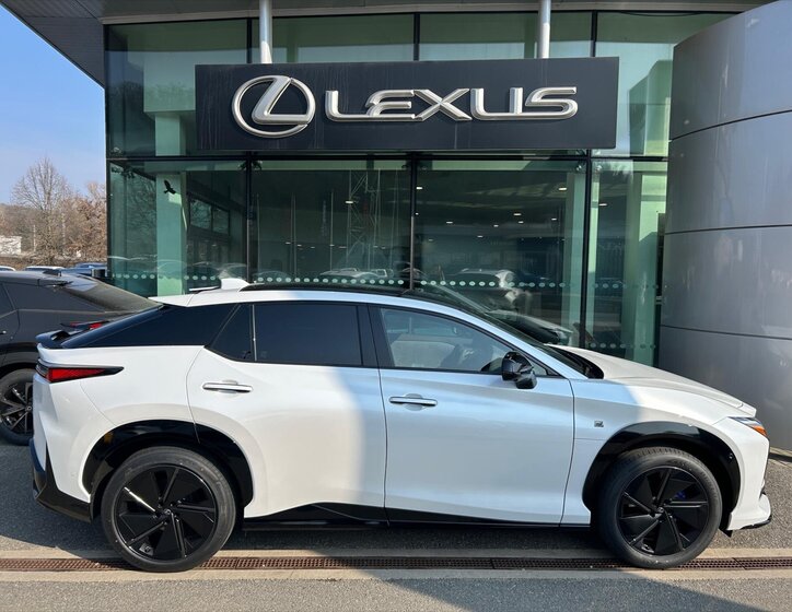 Lexus Ostatní SUV / Terénní 0,0 300 kw