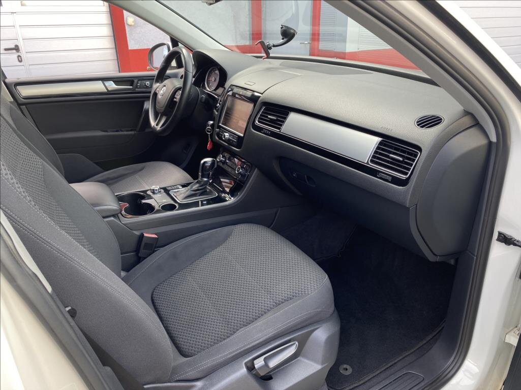 Volkswagen Touareg SUV / Terénní 3,0 l 176 kw