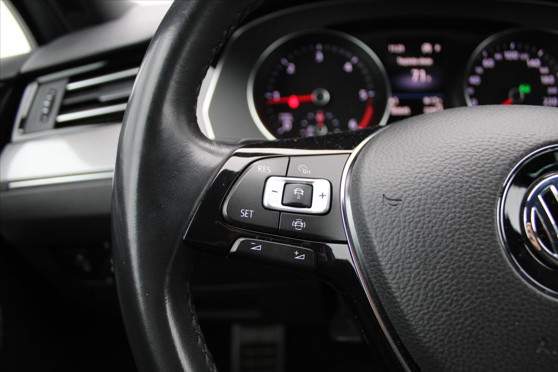 Volkswagen Passat Kombi 2,0 l 176 kw