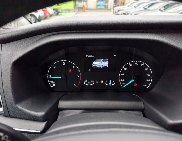 Ford Tourneo Custom MPV 2,0 l 136 kw