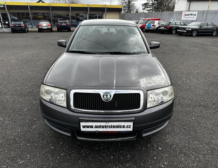 Škoda Superb 8