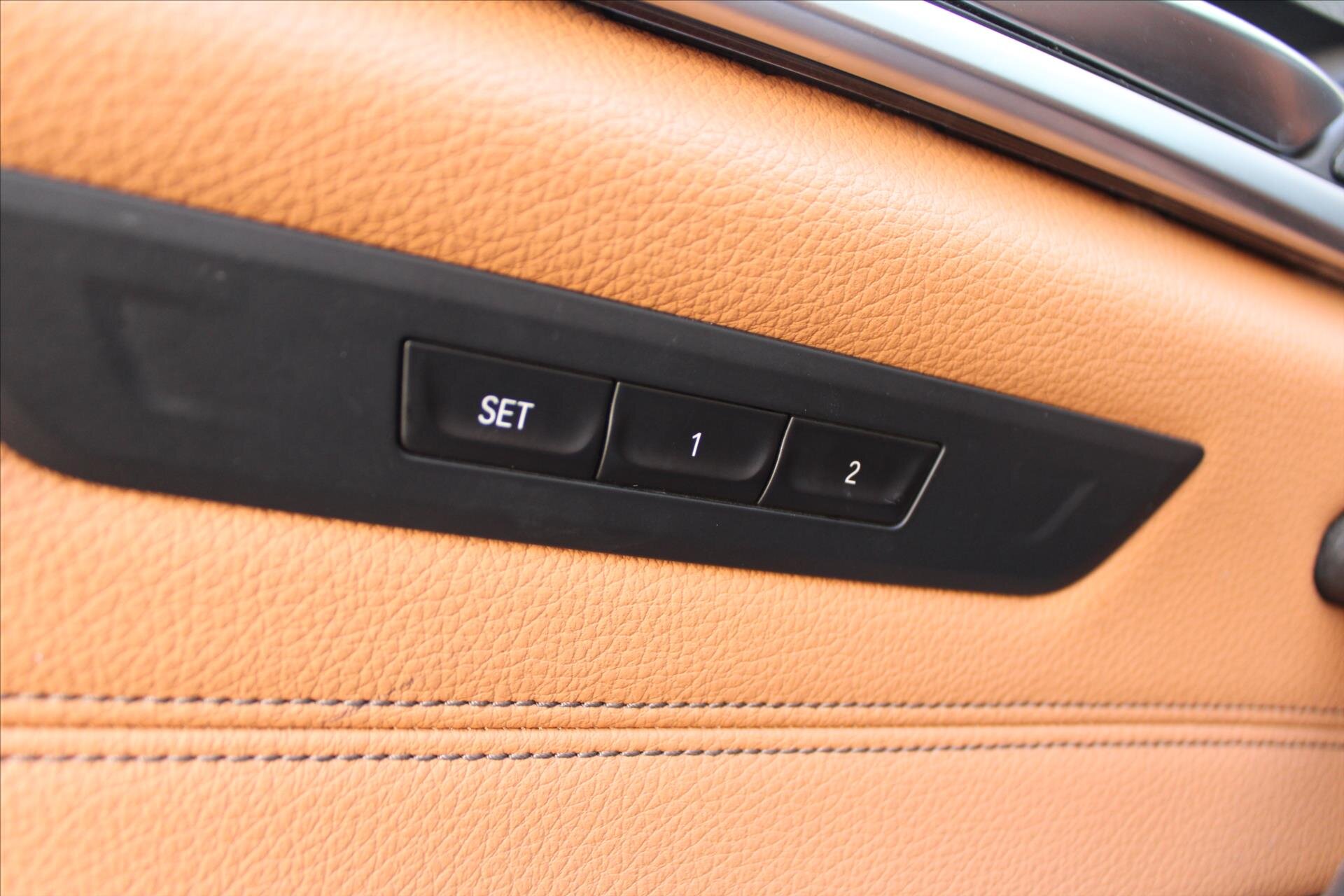 BMW Řada 5 Kombi 3,0 l 195 kw