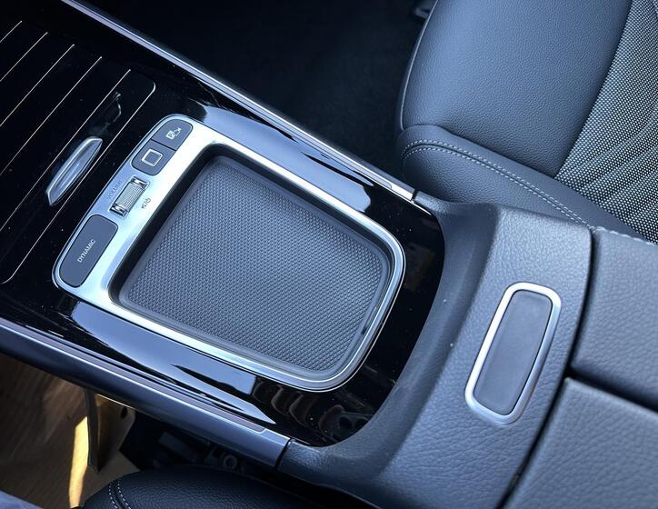 Mercedes-Benz EQA 13