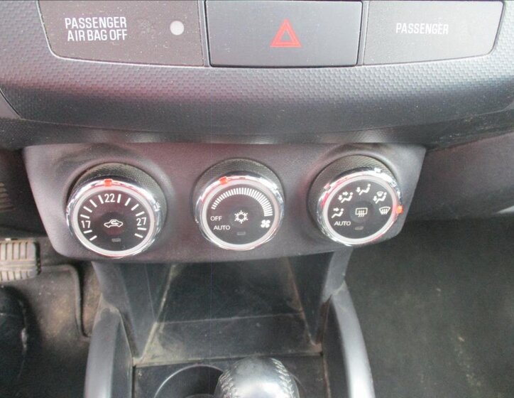 Mitsubishi Outlander SUV 2,2 l 115 kw