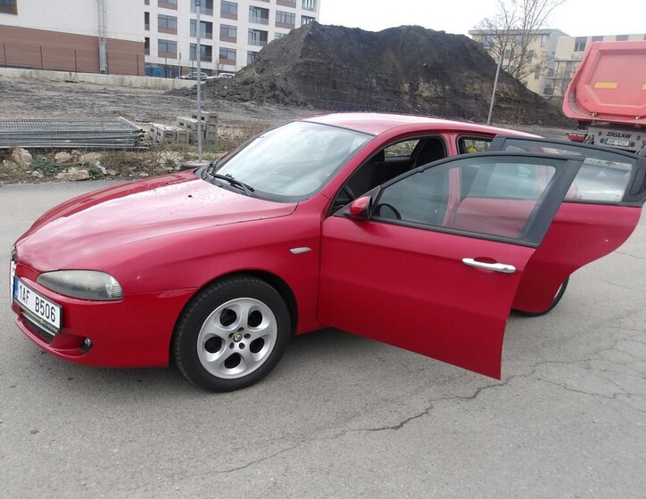 Alfa Romeo 147 Hatchback 1,6 l 77 kw