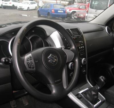 Suzuki Grand Vitara 5