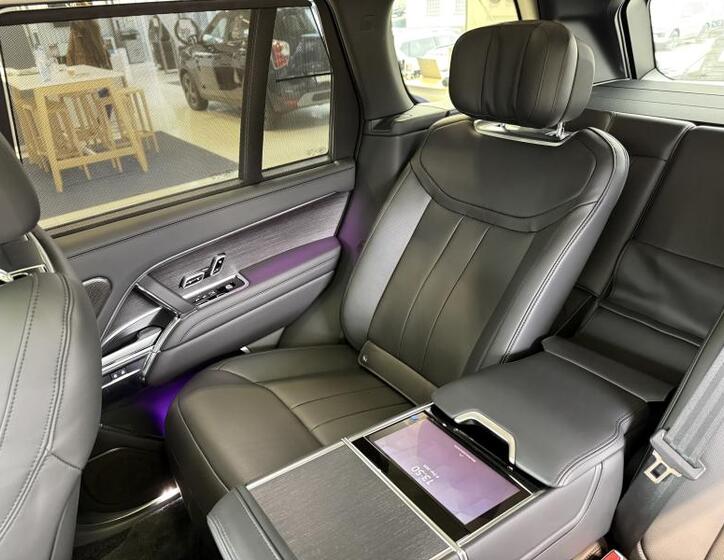 Land Rover Range Rover 44