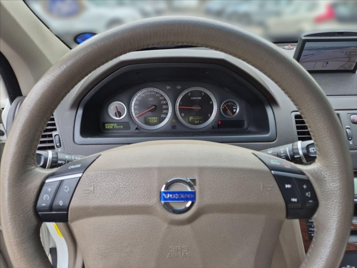 Volvo XC90 SUV 2,4 l 136 kw