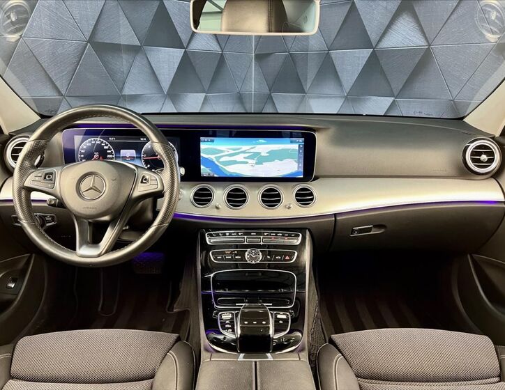 Mercedes-Benz Třídy E 9