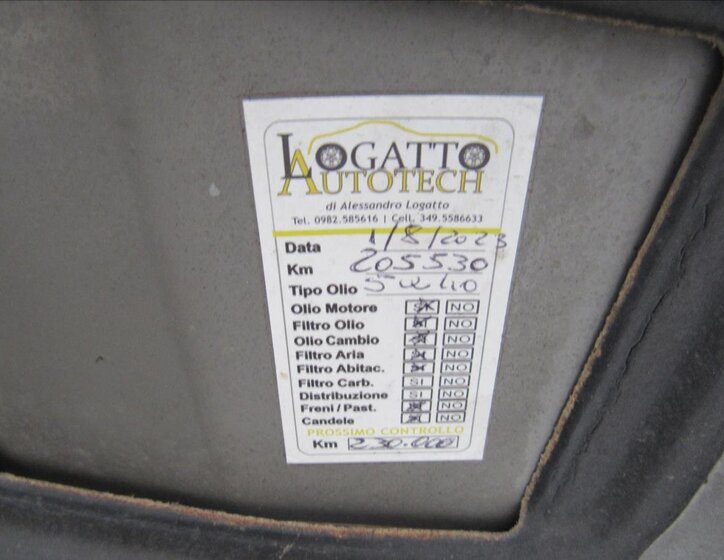 Nissan Maxima Sedan / Limuzína 2,0 l 103 kw