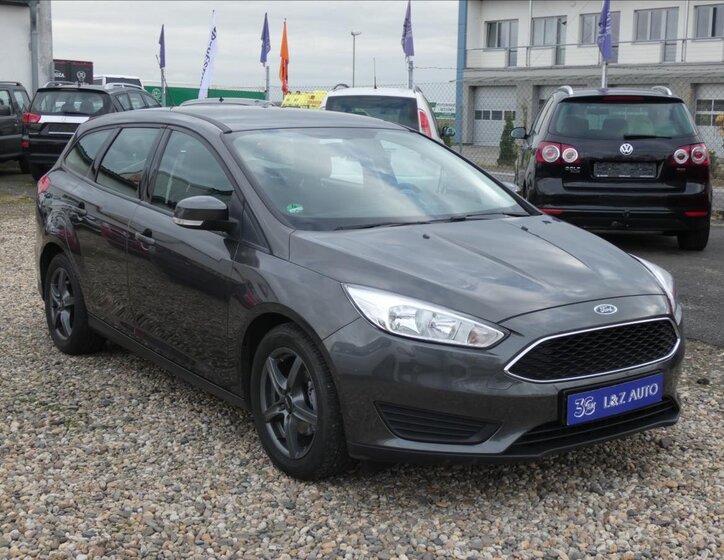 Ford Focus Kombi 999,0 74 kw