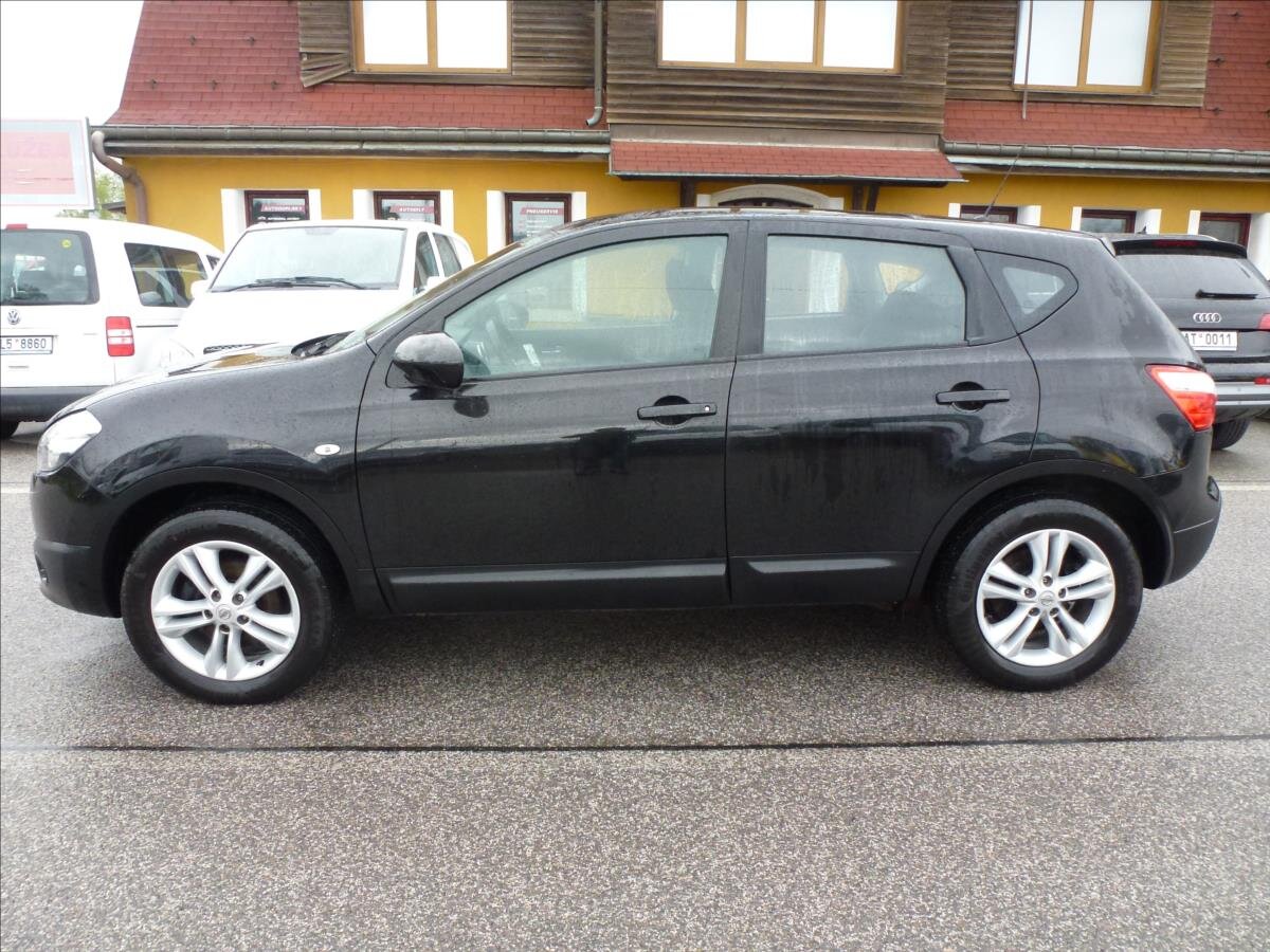 Nissan Qashqai SUV / Terénní 2,0 l 104 kw