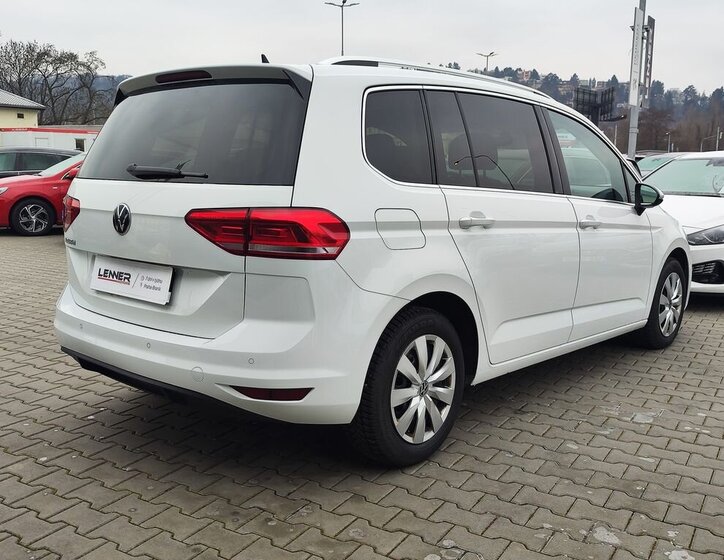 Volkswagen Touran MPV 1,5 l 110 kw