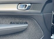 Volvo XC40 SUV / Terénní 2,0 l 120 kw