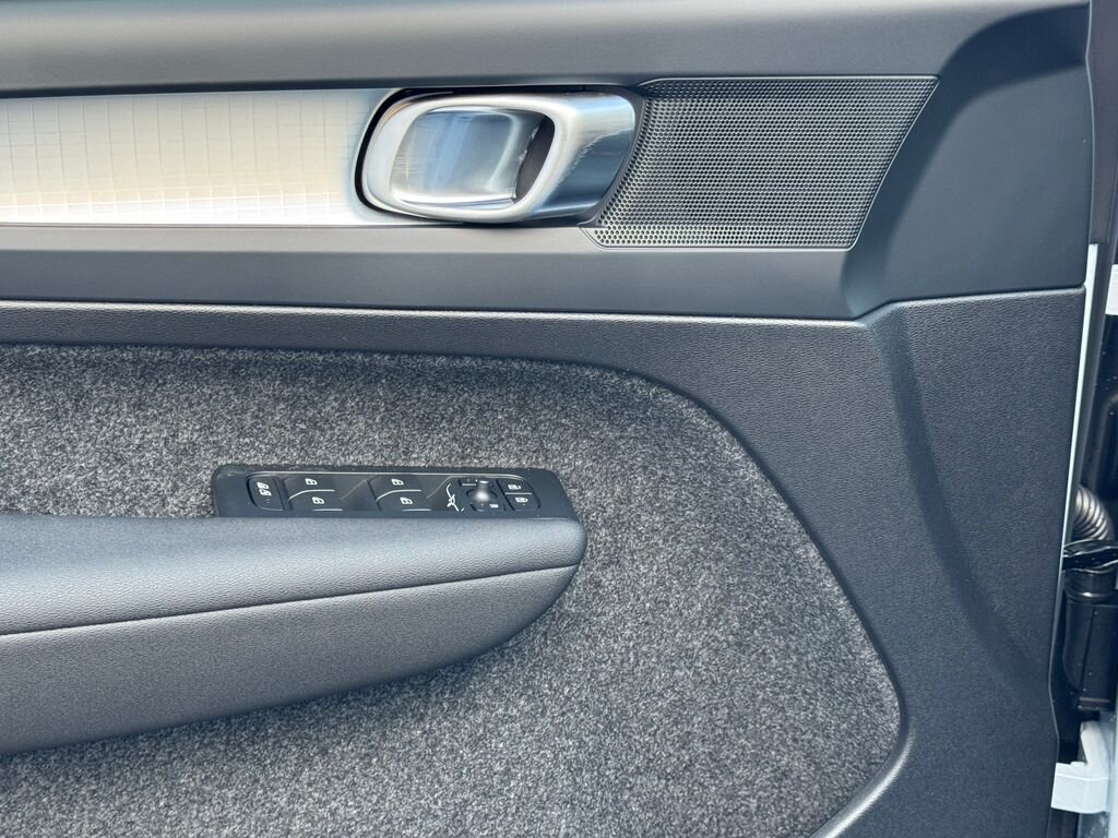 Volvo XC40 SUV / Terénní 2,0 l 120 kw