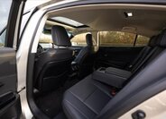 Lexus ES 300h Sedan / Limuzína 2,5 l 160 kw