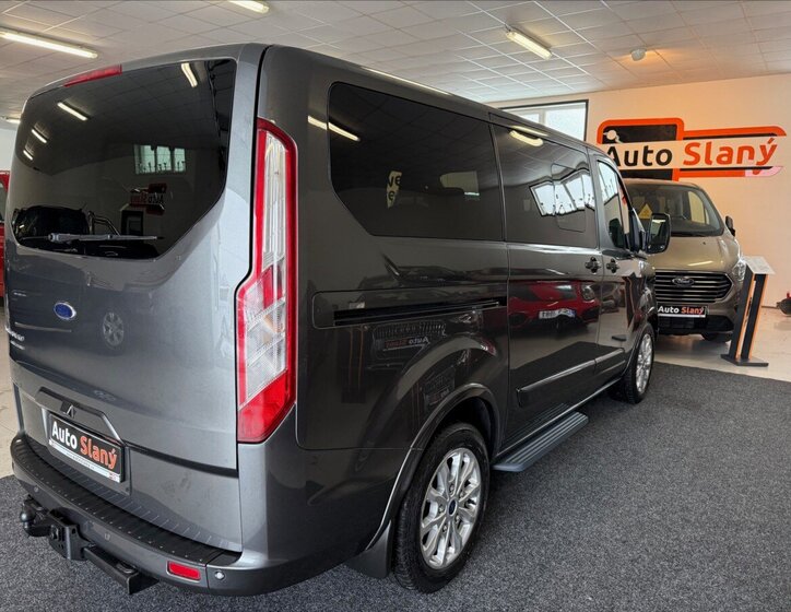 Ford Tourneo Custom MPV 2,0 l 96 kw