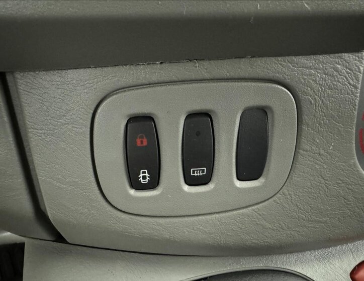 Opel Vivaro Kombi 2,5 l 107 kw