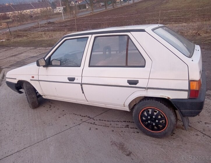 Škoda Favorit Sedan 0,0 0