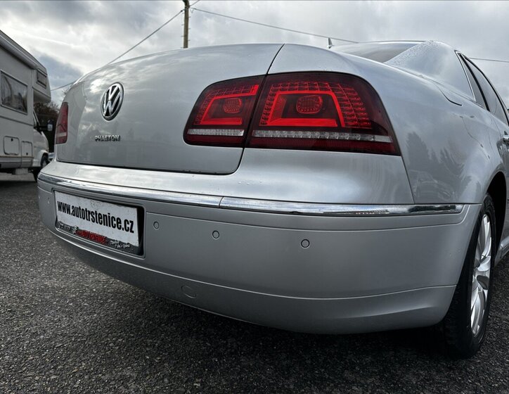 Volkswagen Phaeton Sedan / Limuzína 3,0 l 176 kw