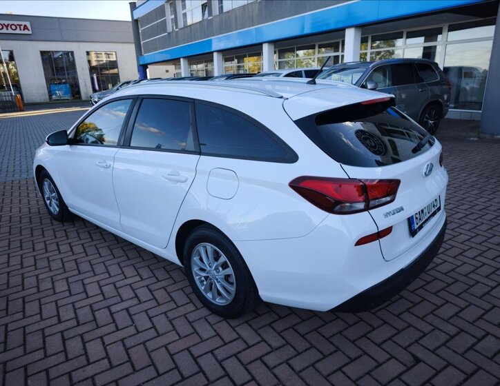 Hyundai i30 Kombi 998,0 88 kw