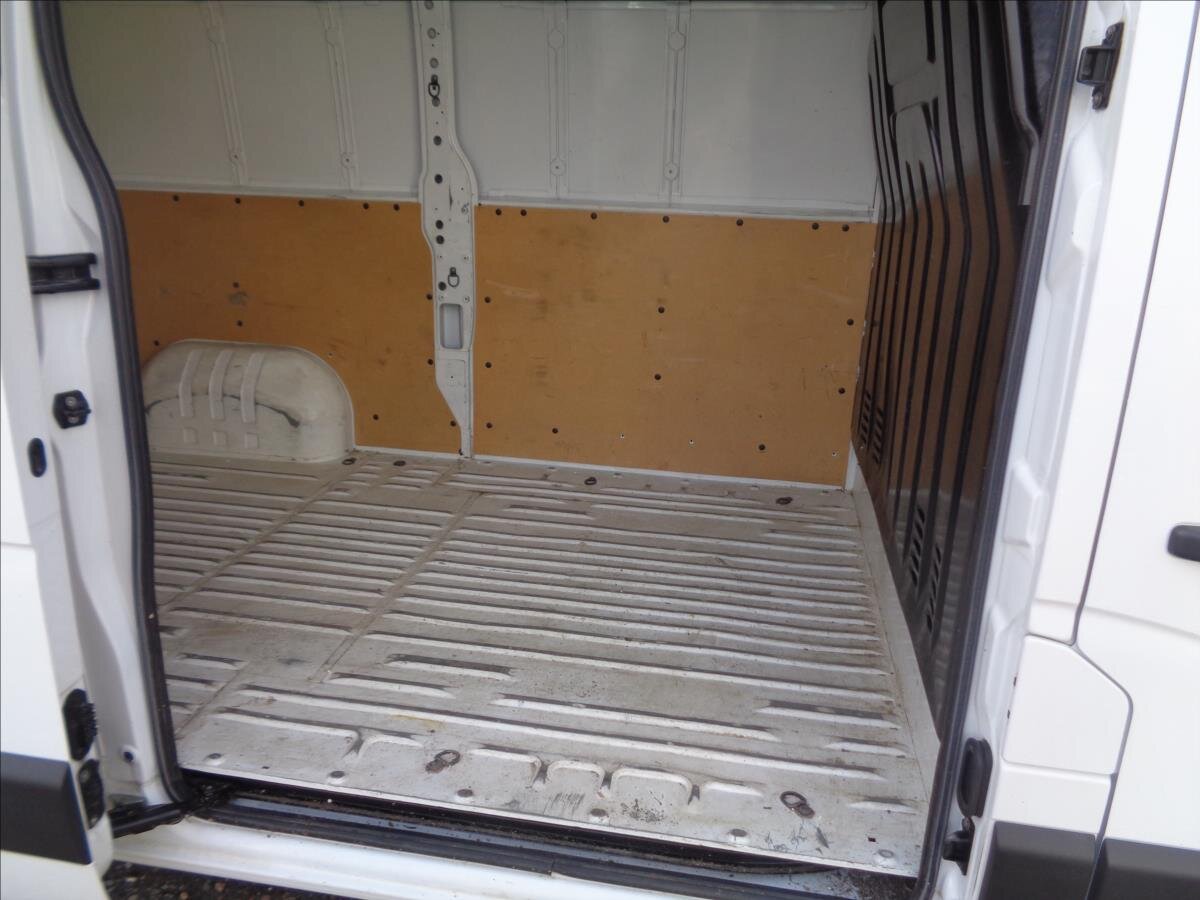 Nissan Interstar Skříň 2,3 l 110 kw