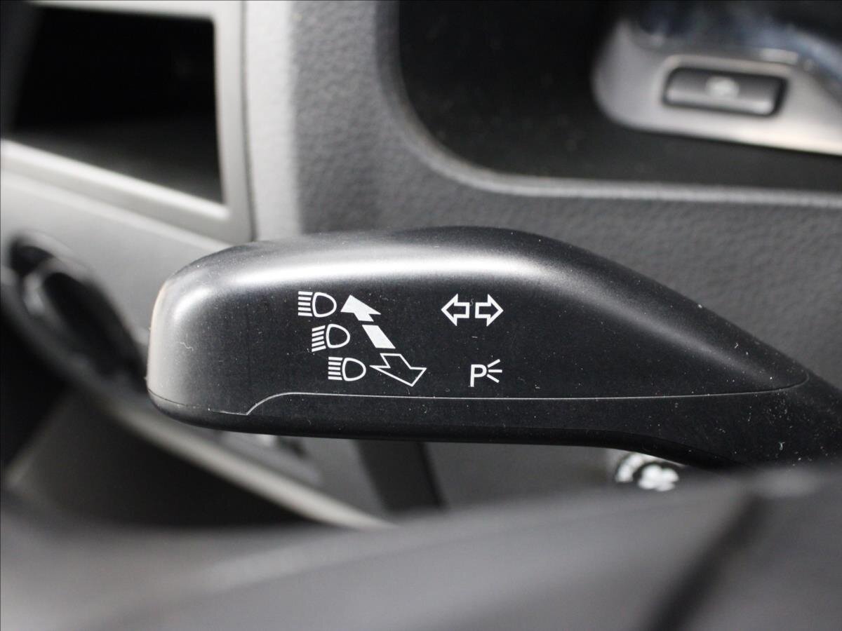 Volkswagen Transporter Kombi 2,0 l 103 kw