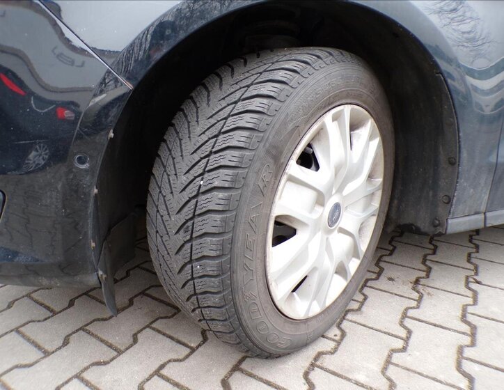 Ford Galaxy Kombi 2,0 l 110 kw