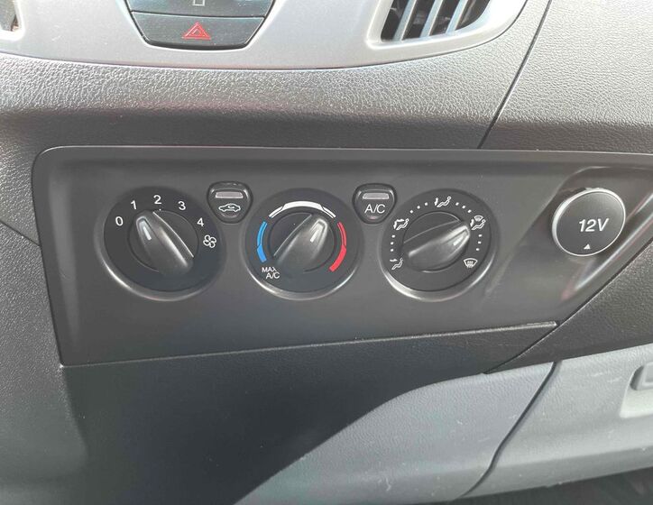 Ford Transit Custom 11