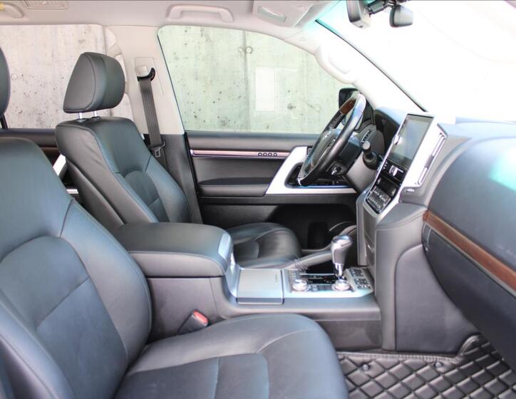 Toyota Land Cruiser 32