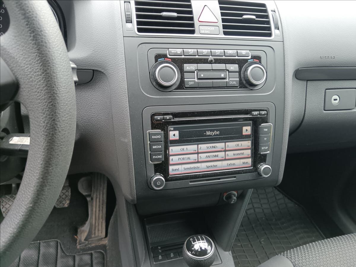 Volkswagen Touran Kombi 1,5 l 77 kw