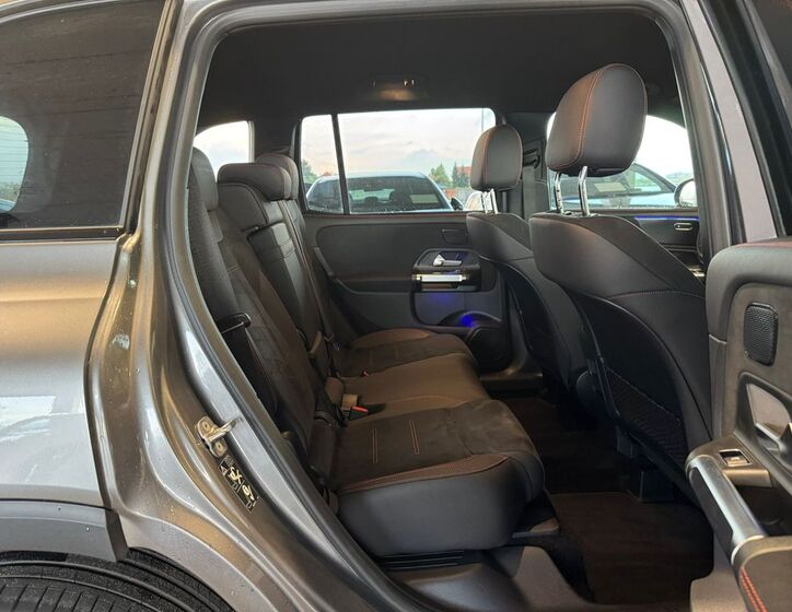 Mercedes-Benz GLB 13