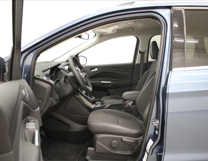 Ford Kuga SUV / Terénní 1,5 l 110 kw