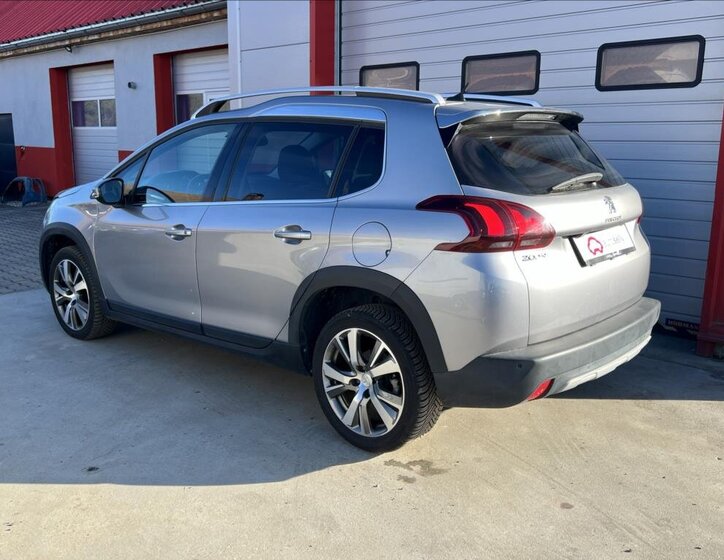Peugeot 2008 SUV / Terénní 1,2 l 81 kw