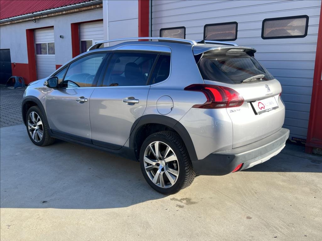 Peugeot 2008 SUV / Terénní 1,2 l 81 kw