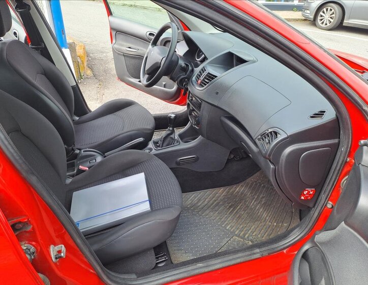 Peugeot 206 Hatchback 1,1 l 44 kw
