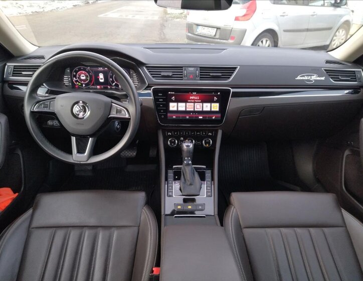 Škoda Superb 11