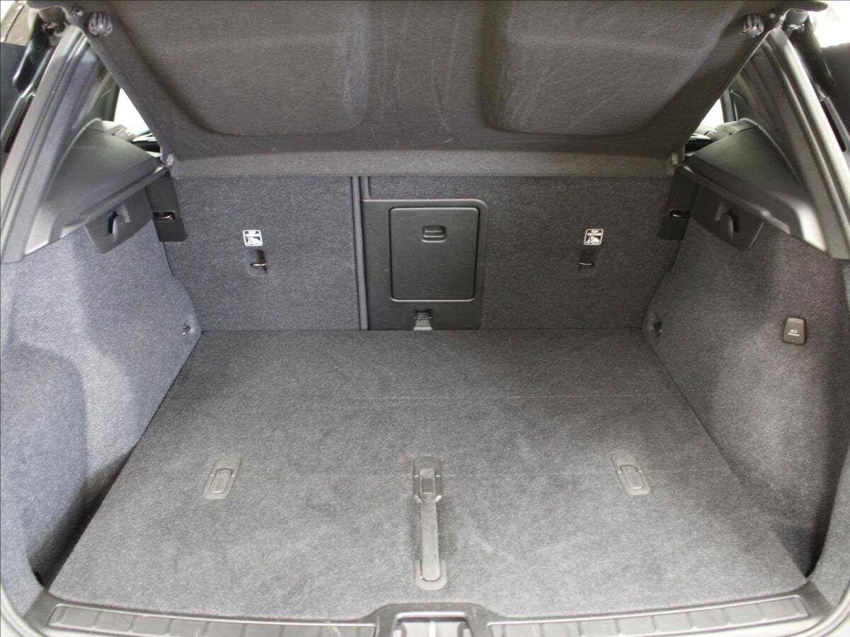 Volvo XC40 Kombi 2,0 l 145 kw