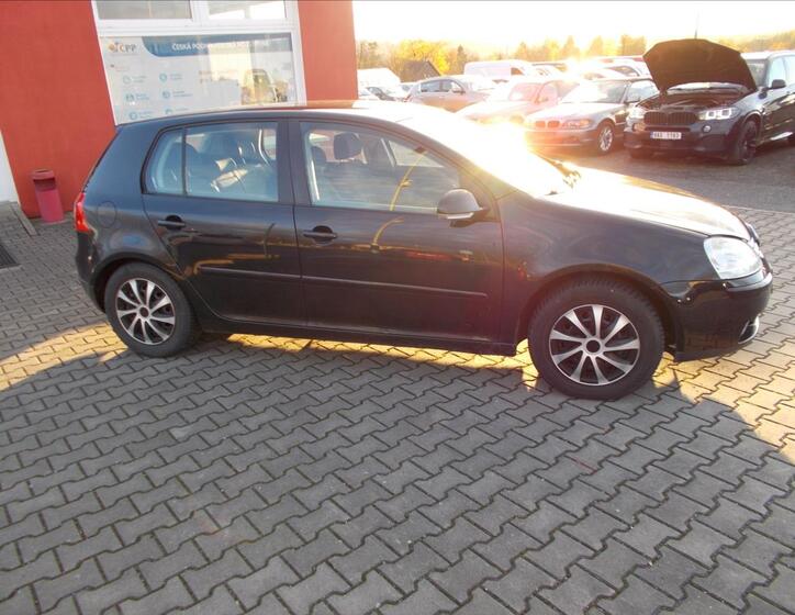 Volkswagen Golf 9