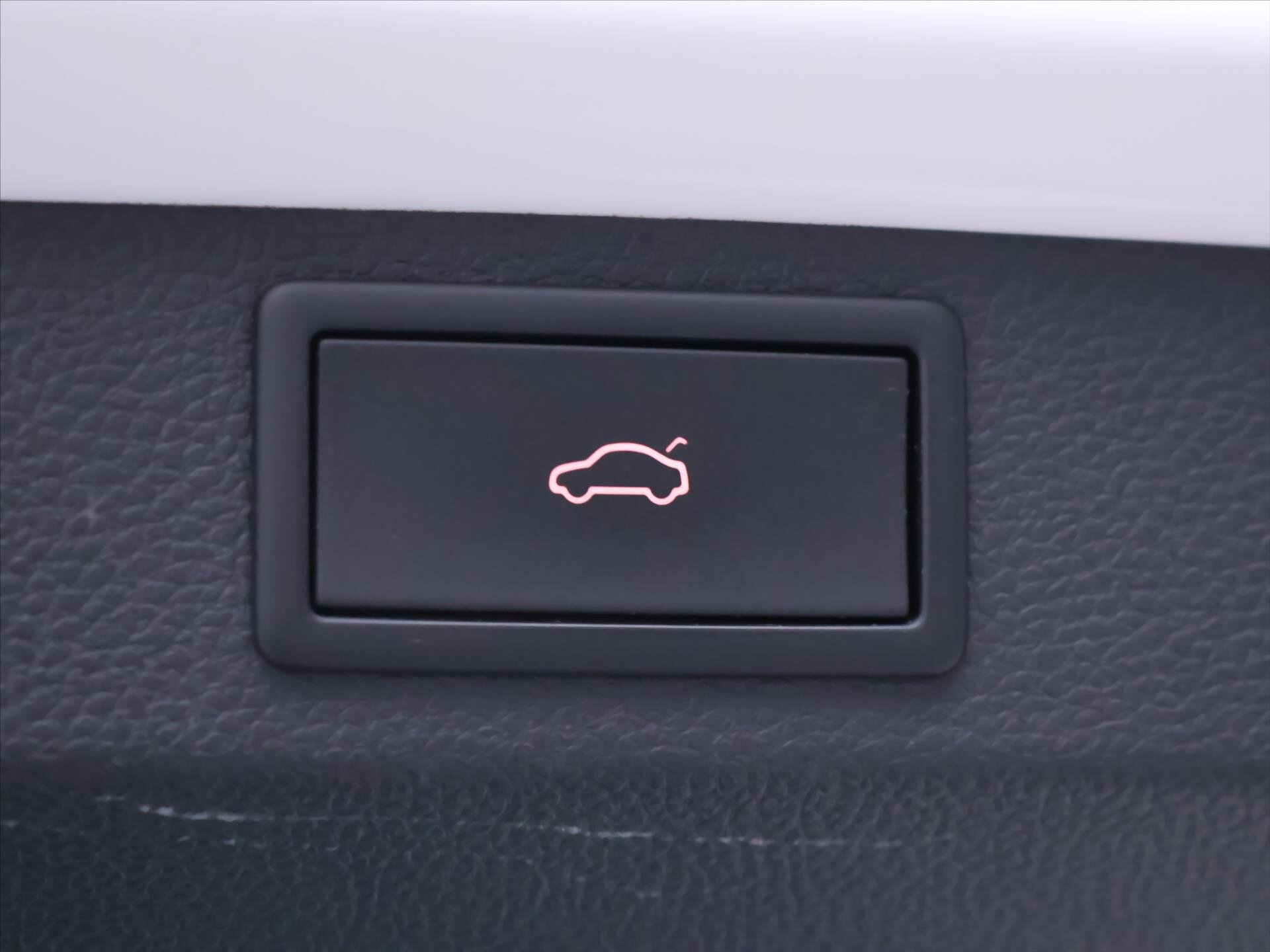 Škoda Karoq SUV / Terénní 2,0 l 110 kw