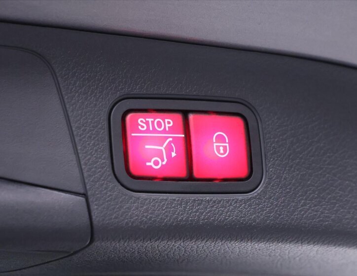 Mercedes-Benz GLA 11