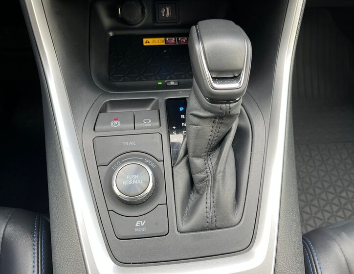 Toyota RAV4 SUV 2,5 l 131 kw