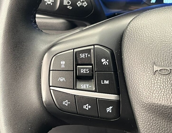 Ford Kuga SUV / Terénní 2,5 l 140 kw