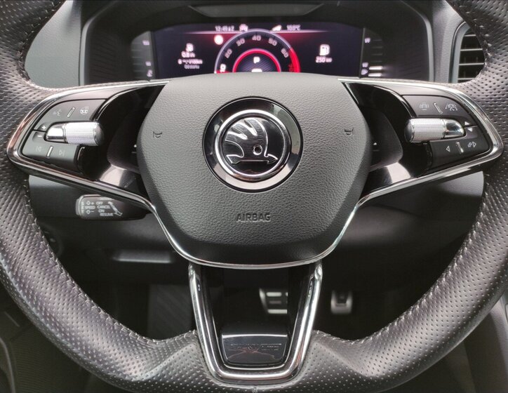 Škoda Karoq SUV / Terénní 1,5 l 110 kw