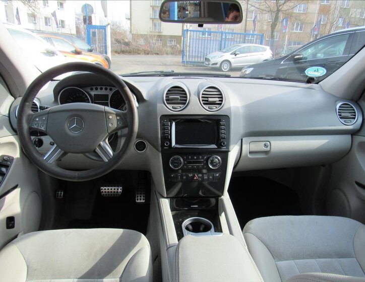 Mercedes-Benz Třídy M SUV / Terénní 3,0 l 165 kw